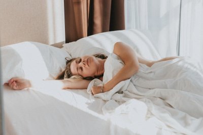 Vijf minuten extra slaap levert je een jaar extra leven op